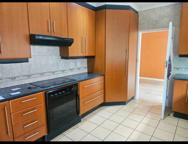 3 BEDROOM HOUSE FOR SALE IN GLENVISTA